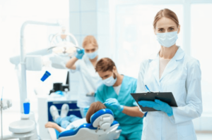 implante de dente consultorio