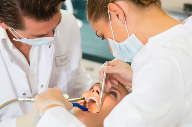 dentes com cárie dentistas