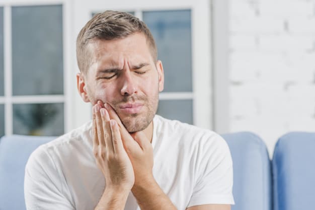 raiz do dente exposta paciente com dor nos dentes