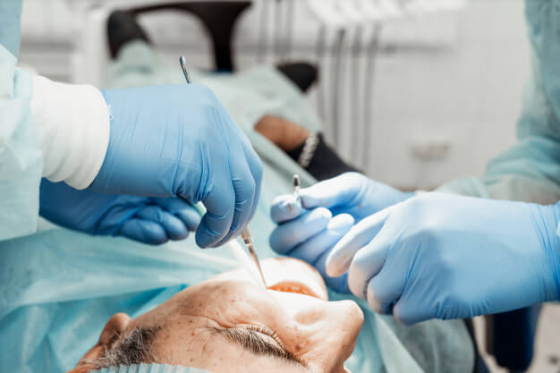 Siso Inflamado dentista fazer a extração de dente